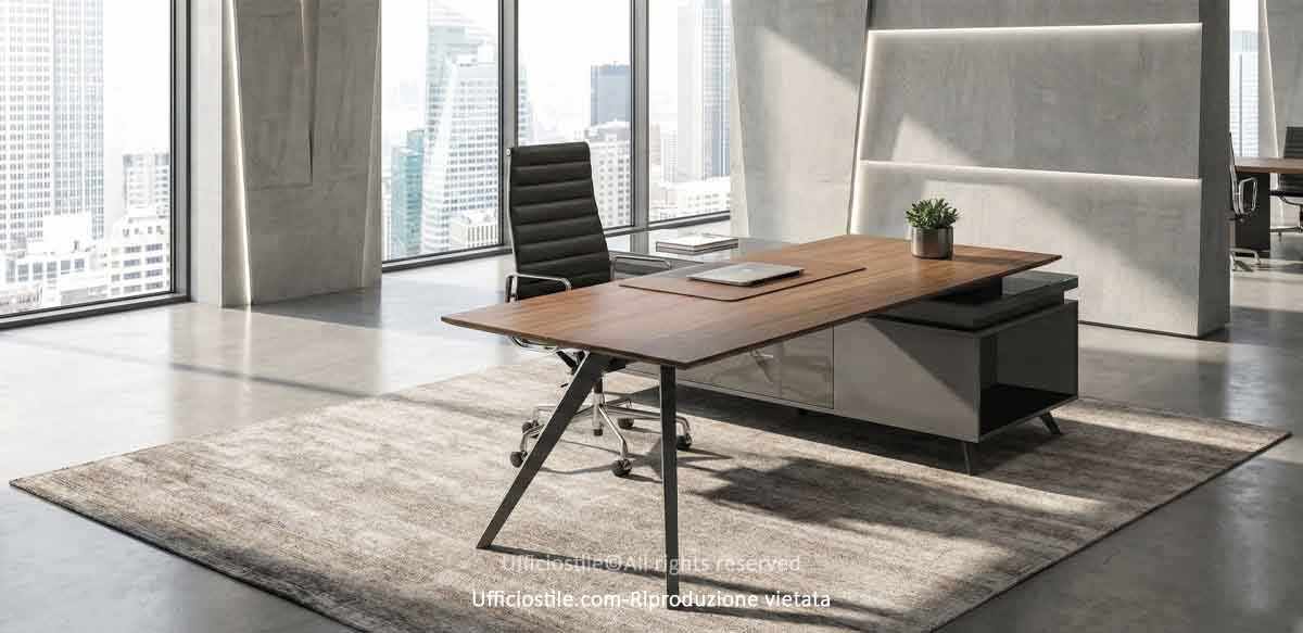 Scrivania design piano legno noce.