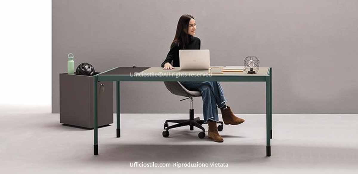 Modular Desk with Integrated Drawer