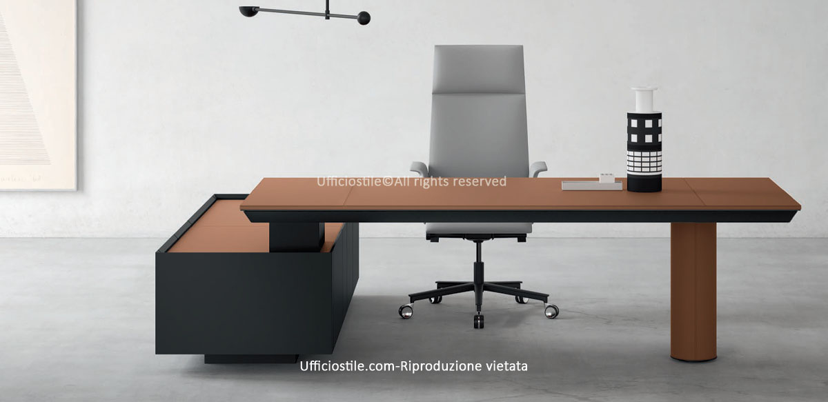 Scrivania direzionale rivestita in ecopelle