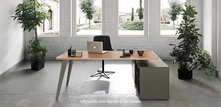 Scrivania sagomata con mobile di servizio