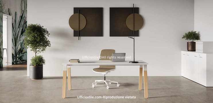 Scrivania gamba inclinata legno e mobile basso