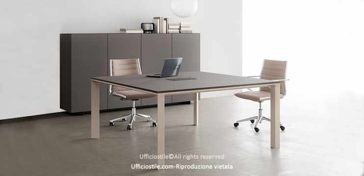 Tavolo riunioni quadrato cm.160