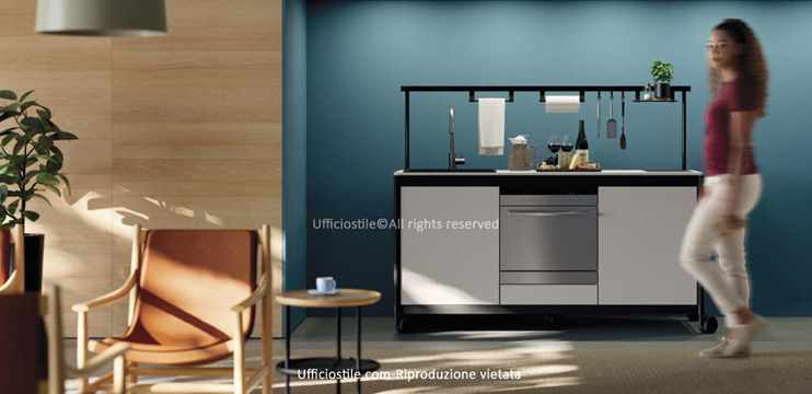 Cucina compatta su ruote con lavastoviglie, piano a induzione e lavello