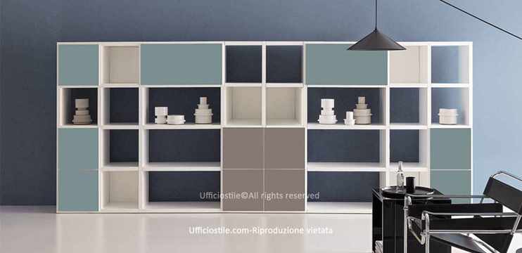 Libreria componibile ante push-pull e vani a giorno