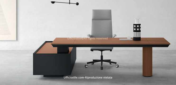 Scrivania direzionale rivestita in ecopelle