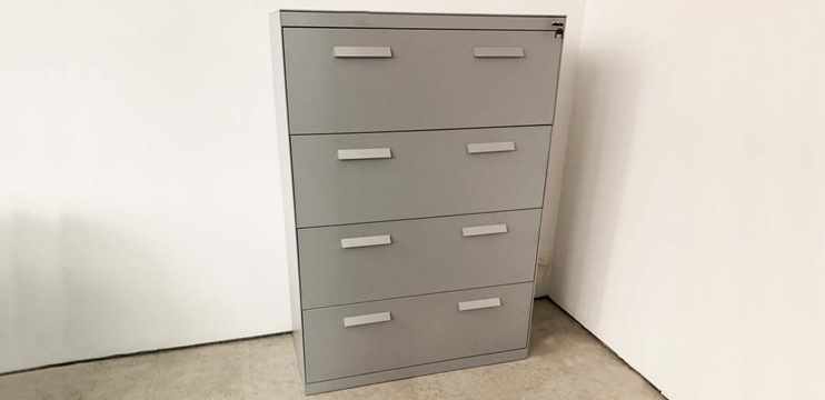 Desk cm.140 with chest of drawers End Rental